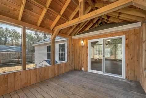 7 Cashell Lane Webster NH 03303