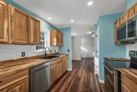 7 Cashell Lane Webster NH 03303