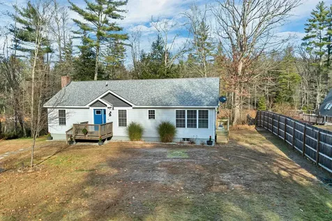 7 Cashell Lane Webster NH 03303