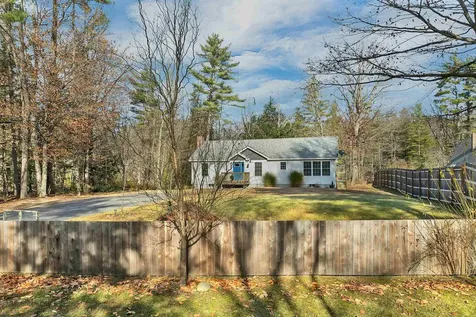 7 Cashell Lane Webster NH 03303