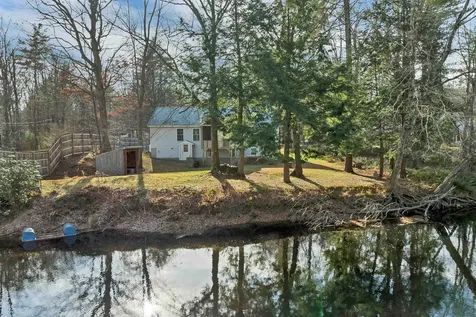 7 Cashell Lane Webster NH 03303