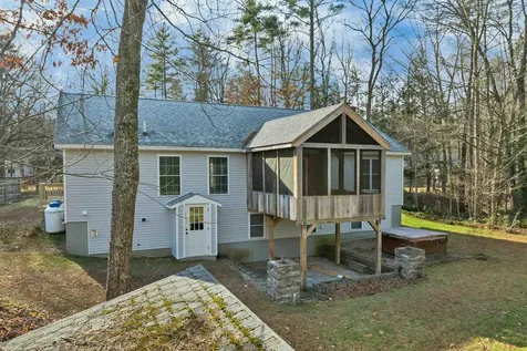 7 Cashell Lane Webster NH 03303