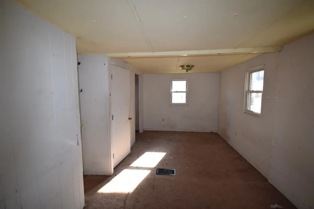 6 Dow Street Exeter NH 03833