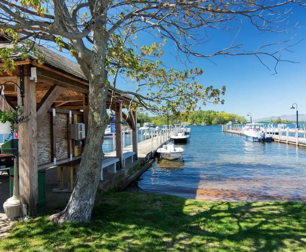 343 Old Lake Shore Road Gilford NH 03249