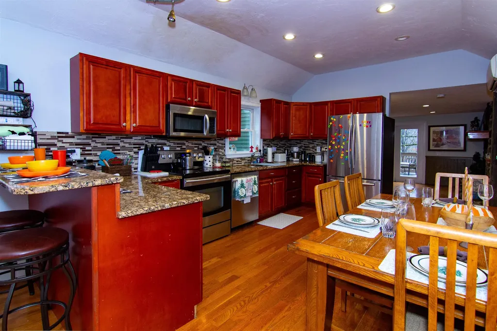 1033 Daniel Webster Highway Woodstock NH 03293
