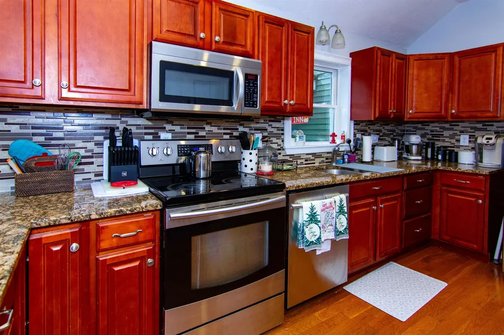1033 Daniel Webster Highway Woodstock NH 03293