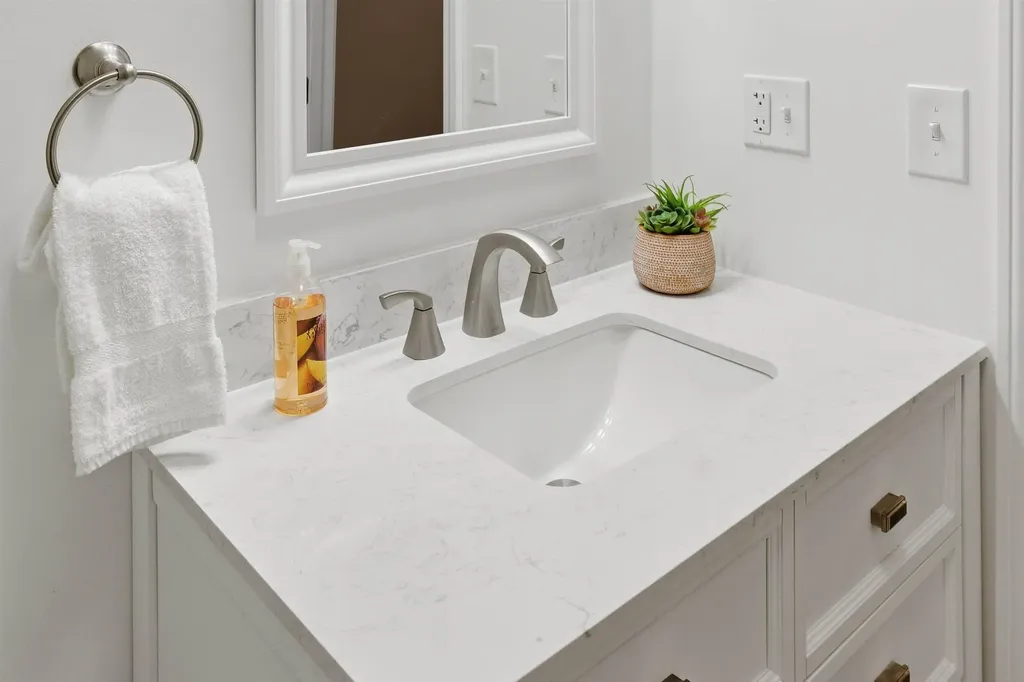 32 Boynton Road Meredith NH 03253