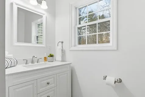 32 Boynton Road Meredith NH 03253