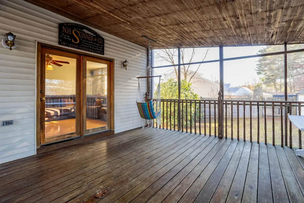 7 Robert Drive Nashua NH 03063