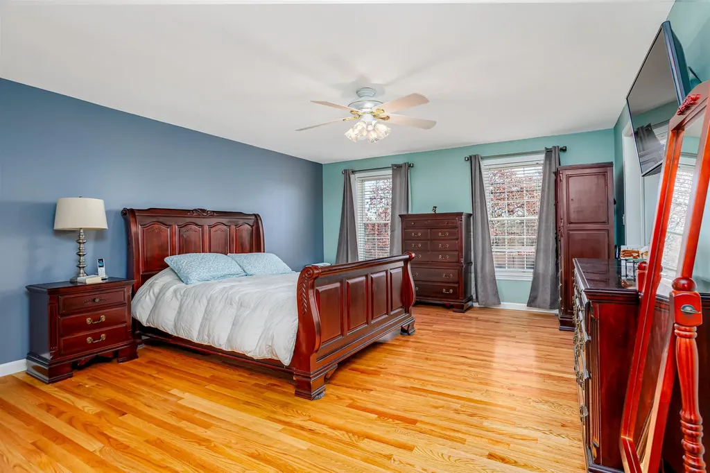 7 Robert Drive Nashua NH 03063