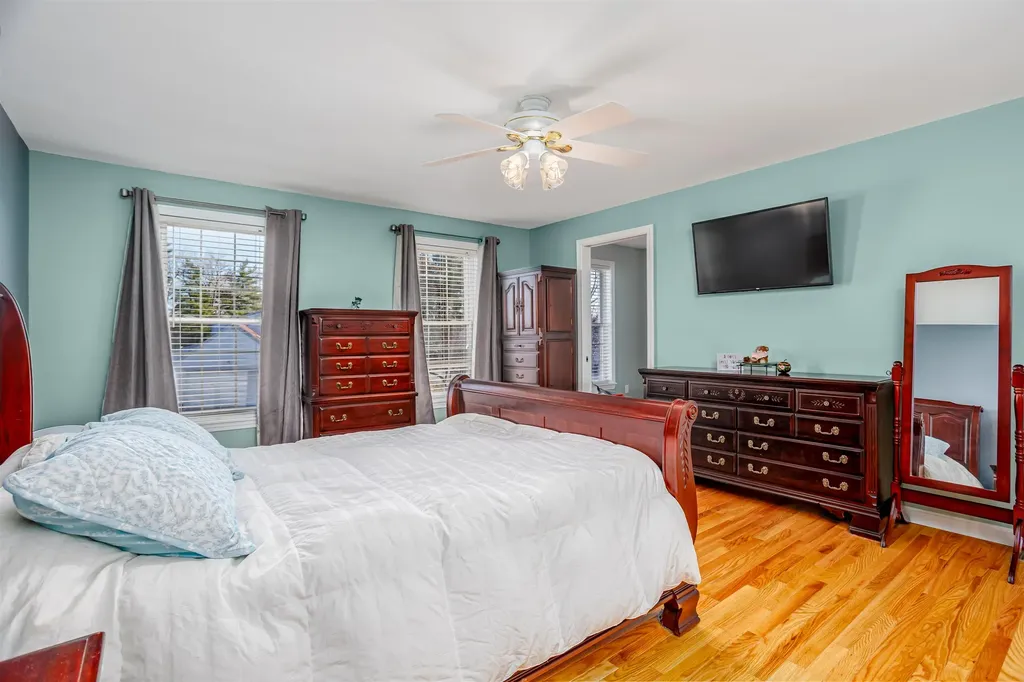 7 Robert Drive Nashua NH 03063