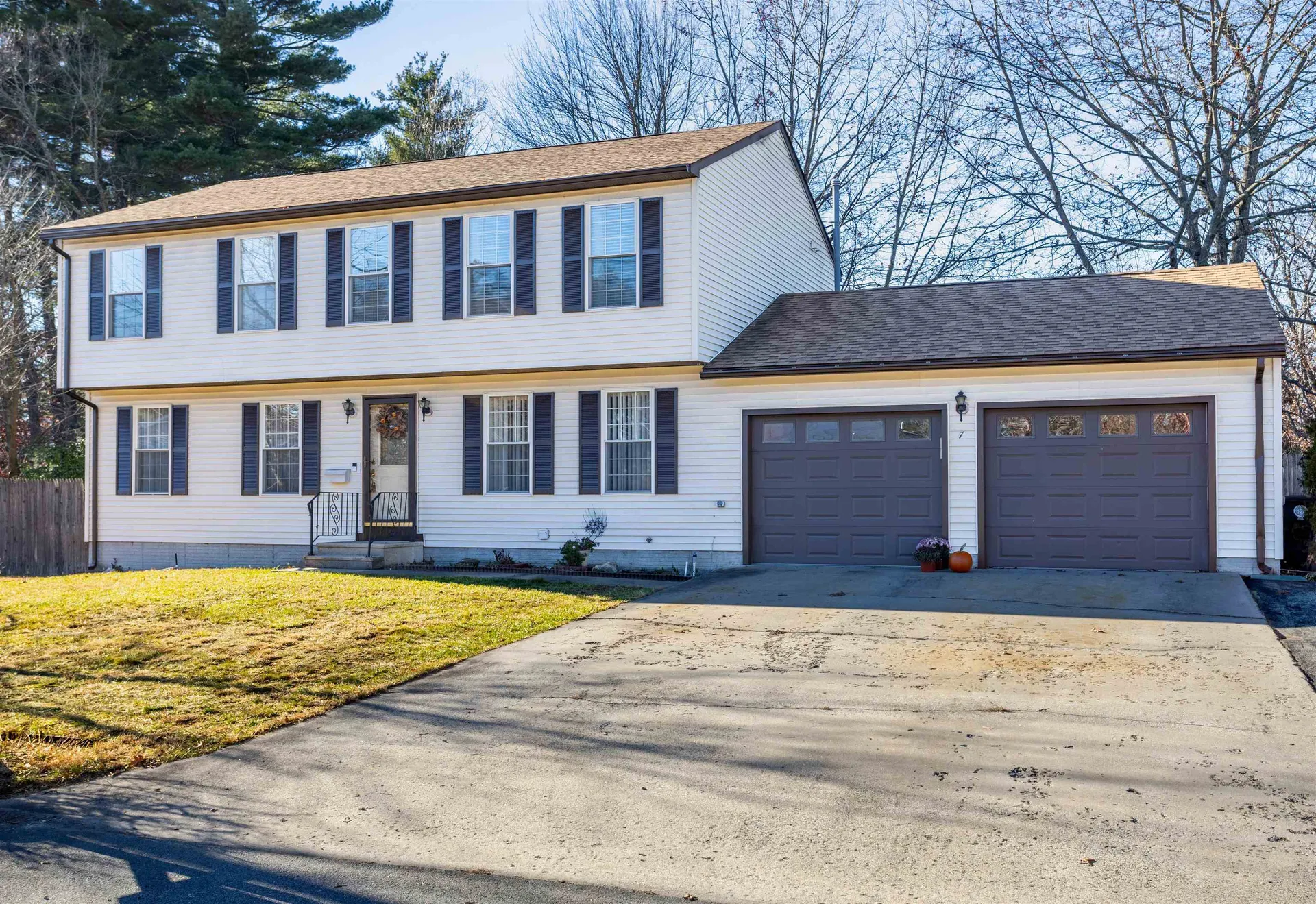 7 Robert Drive Nashua NH 03063