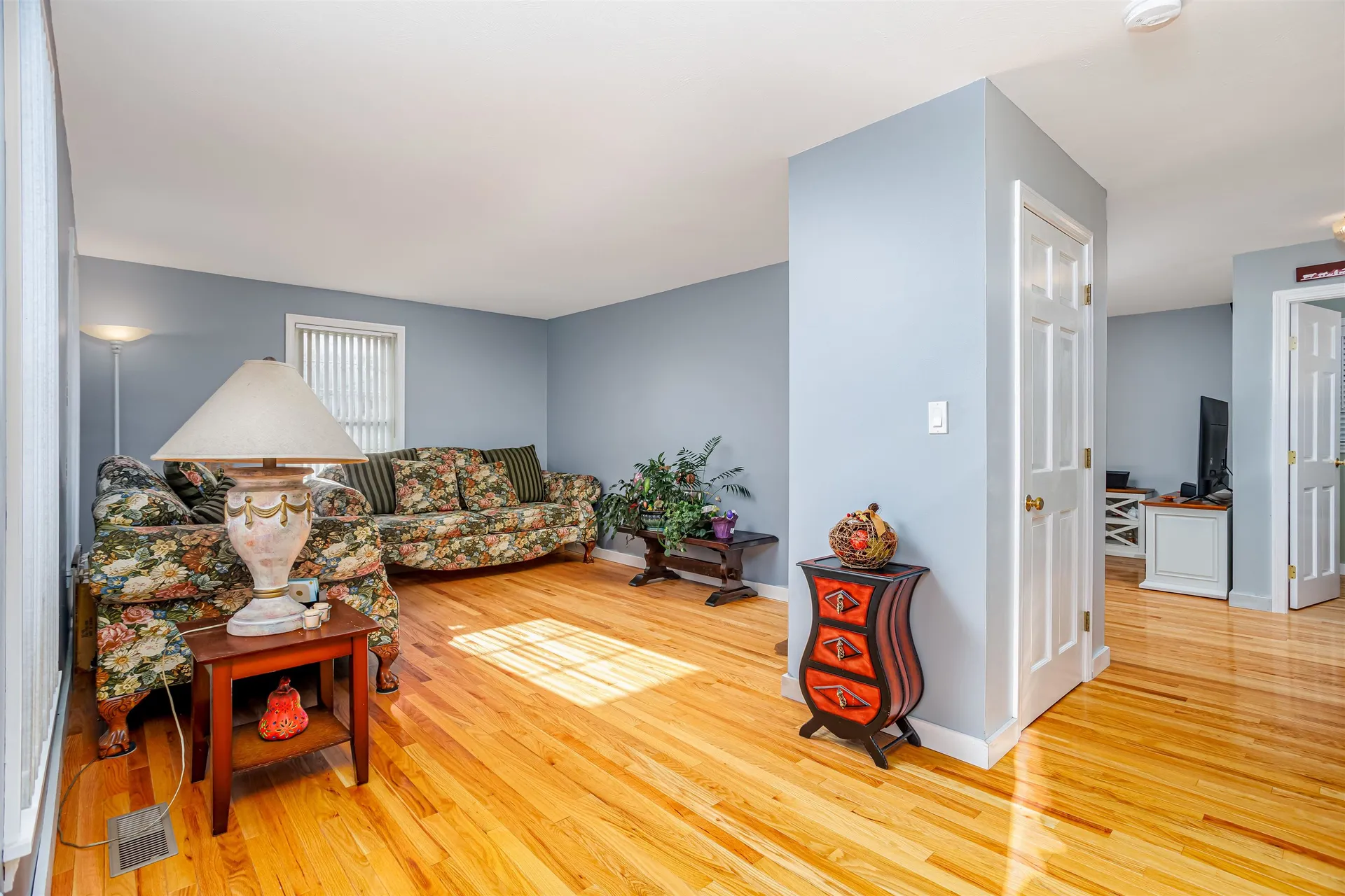 7 Robert Drive Nashua NH 03063