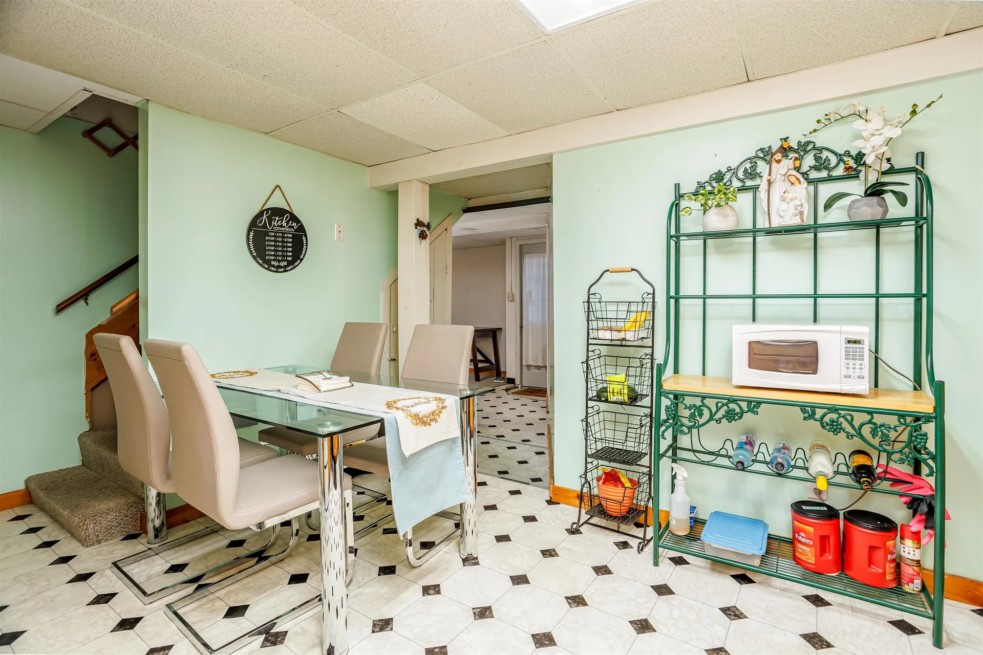 7 Robert Drive Nashua NH 03063