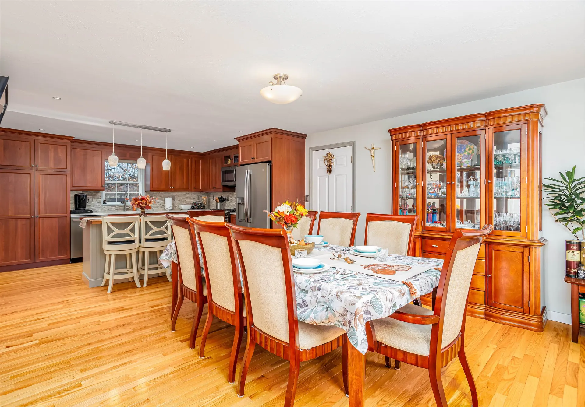 7 Robert Drive Nashua NH 03063