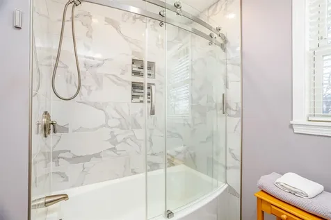 7 Robert Drive Nashua NH 03063