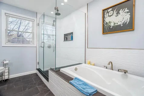 7 Robert Drive Nashua NH 03063