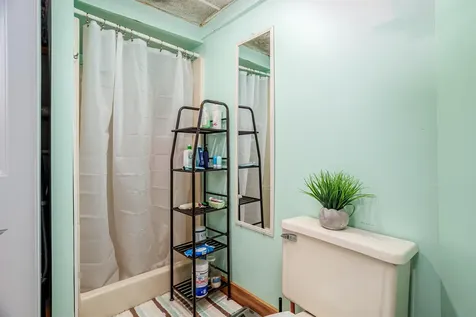 7 Robert Drive Nashua NH 03063