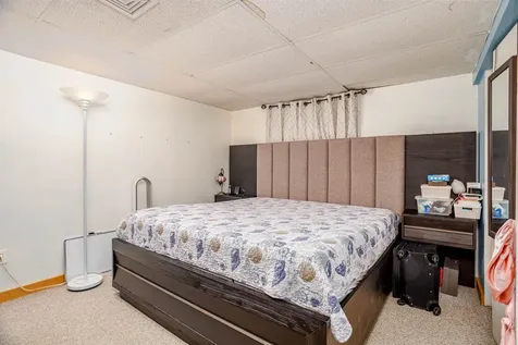 7 Robert Drive Nashua NH 03063
