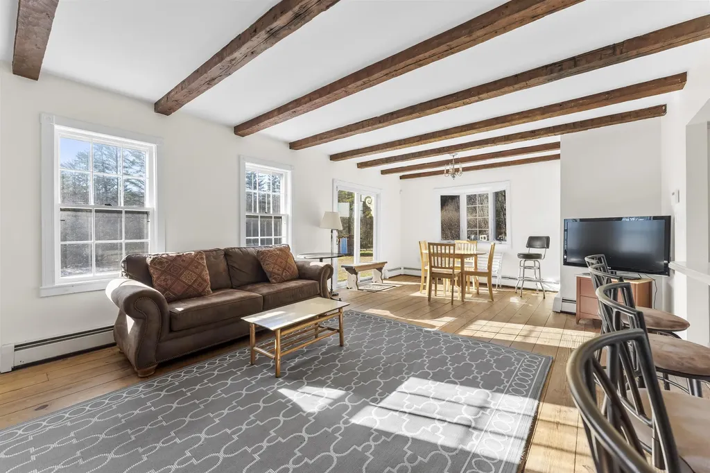 42 Blackberry Lane Jamaica VT 05343