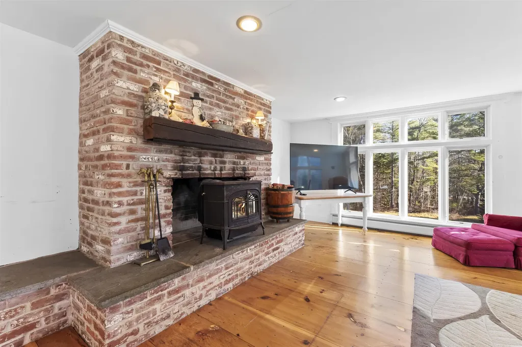 42 Blackberry Lane Jamaica VT 05343