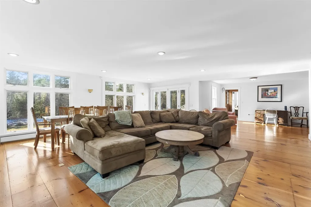 42 Blackberry Lane Jamaica VT 05343