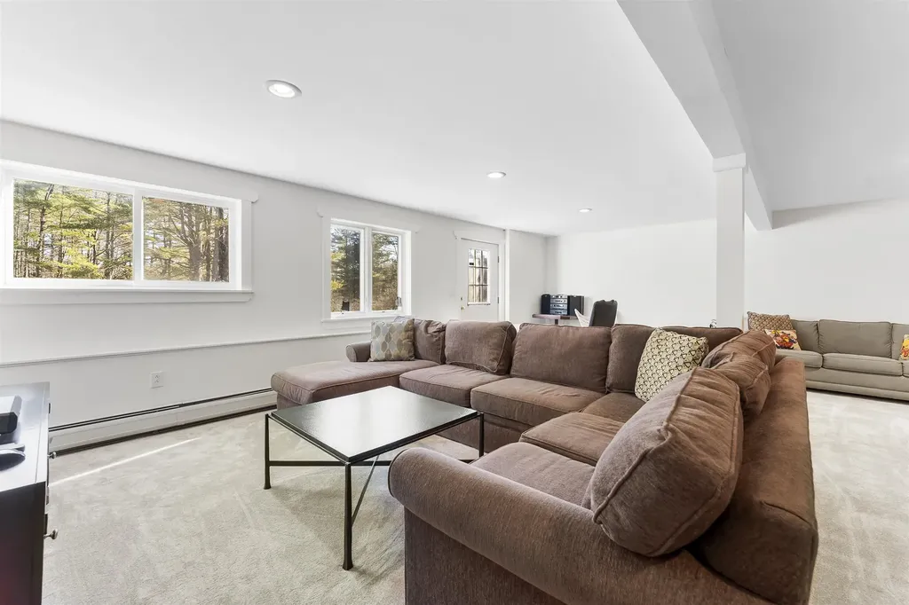 42 Blackberry Lane Jamaica VT 05343