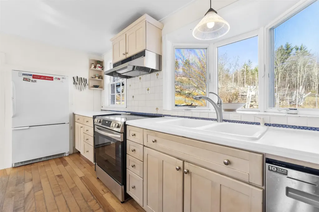 42 Blackberry Lane Jamaica VT 05343