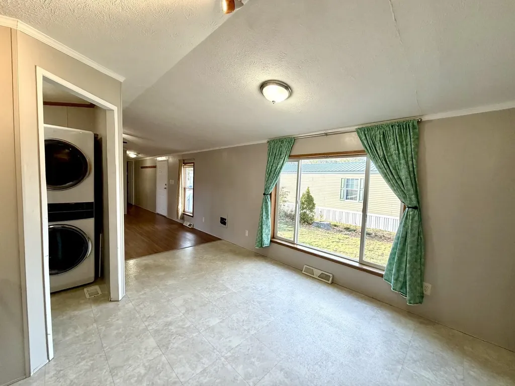 17 Blue Jay Court Keene NH 03431