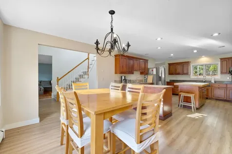 31 Moulton Avenue Greenland NH 03840-2309