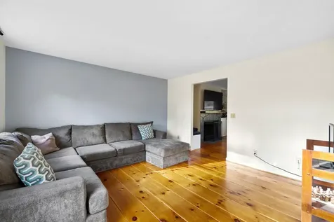 31 Moulton Avenue Greenland NH 03840-2309