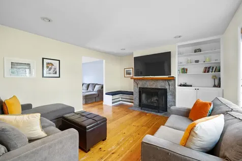 31 Moulton Avenue Greenland NH 03840-2309