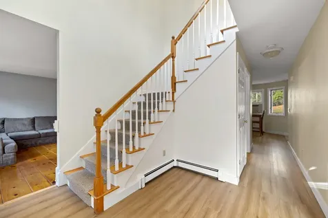 31 Moulton Avenue Greenland NH 03840-2309