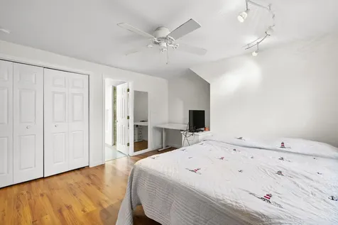 31 Moulton Avenue Greenland NH 03840-2309