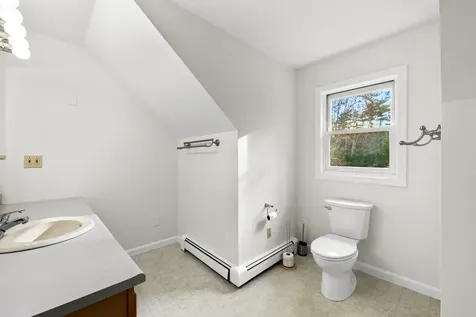 31 Moulton Avenue Greenland NH 03840-2309