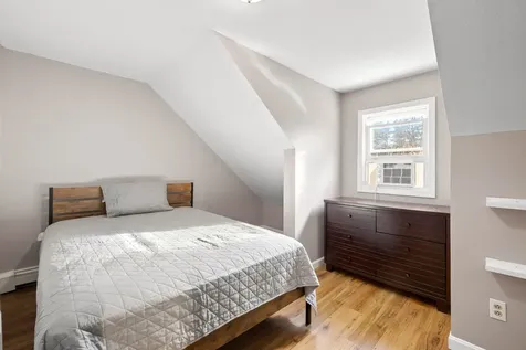 31 Moulton Avenue Greenland NH 03840-2309