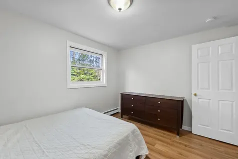 31 Moulton Avenue Greenland NH 03840-2309