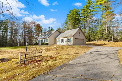 31 Moulton Avenue Greenland NH 03840-2309