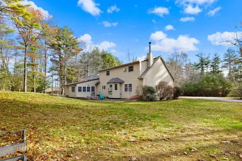 31 Moulton Avenue Greenland NH 03840-2309