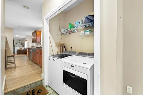 31 Moulton Avenue Greenland NH 03840-2309