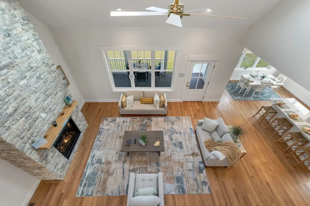 44 Lady Walsingham Way Laconia NH 03246