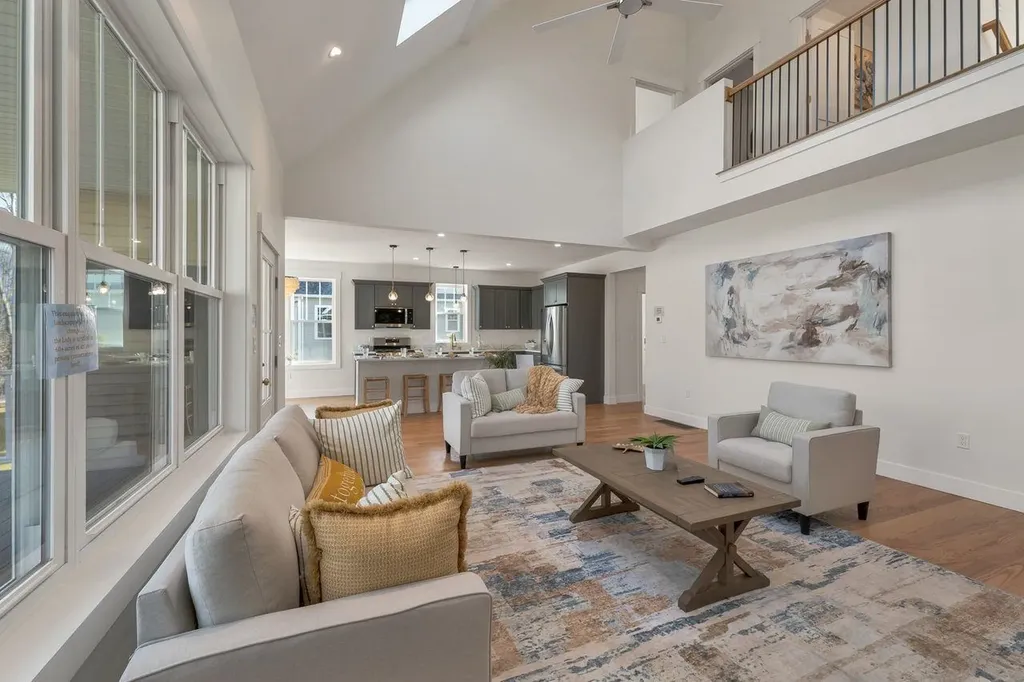 44 Lady Walsingham Way Laconia NH 03246