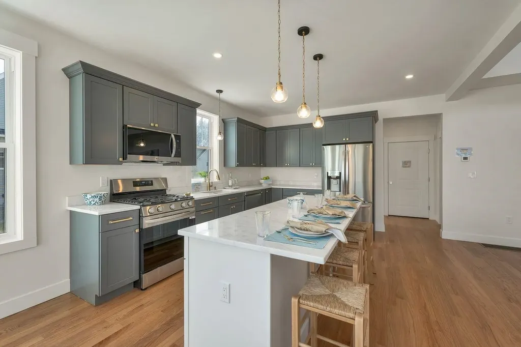 44 Lady Walsingham Way Laconia NH 03246