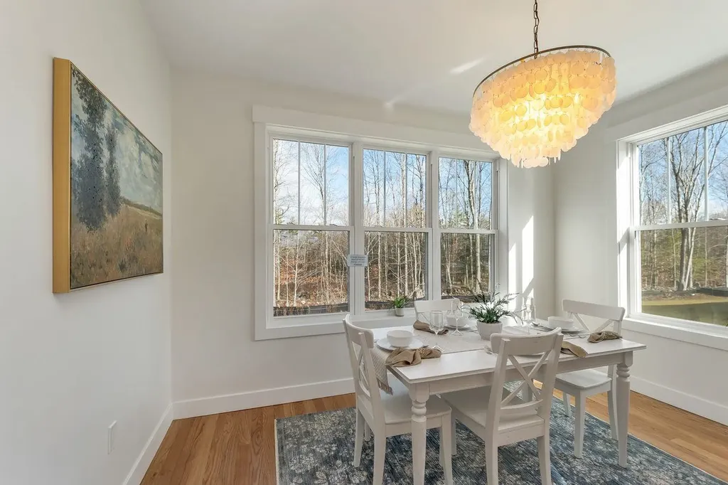 44 Lady Walsingham Way Laconia NH 03246