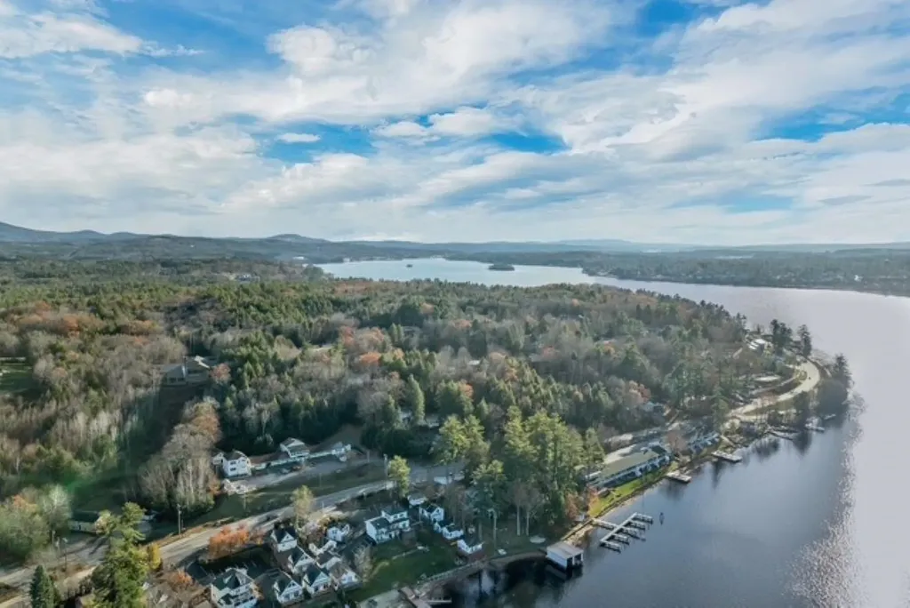 44 Lady Walsingham Way Laconia NH 03246