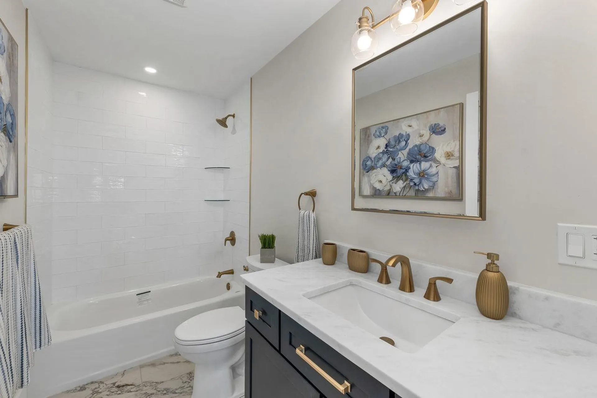 44 Lady Walsingham Way Laconia NH 03246