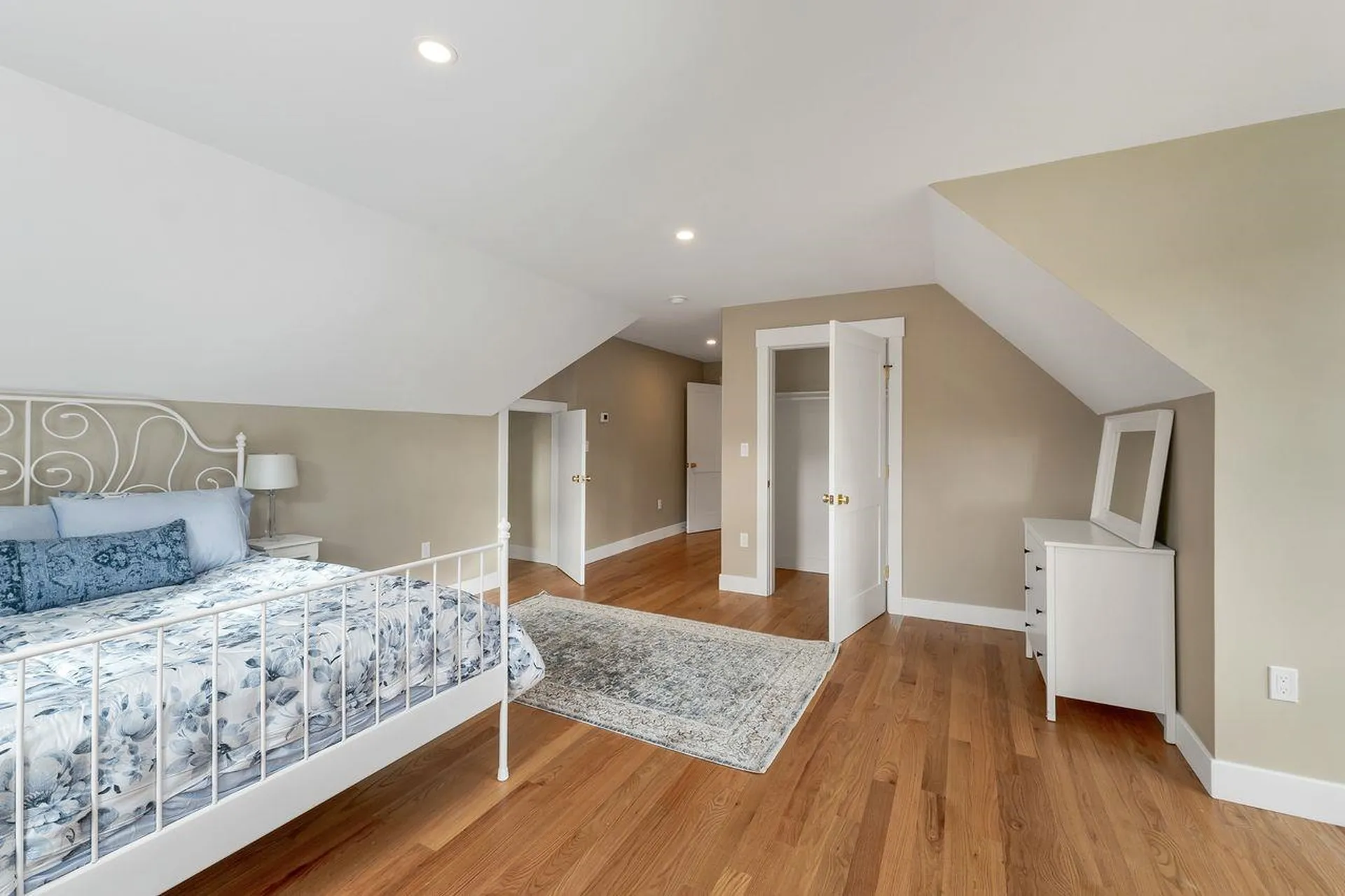 44 Lady Walsingham Way Laconia NH 03246