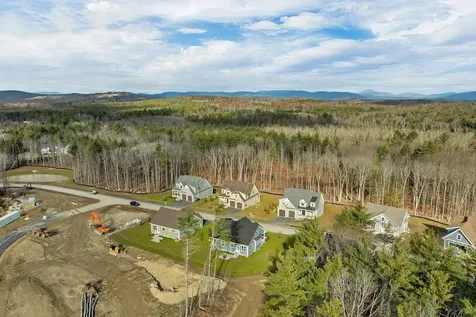 44 Lady Walsingham Way Laconia NH 03246