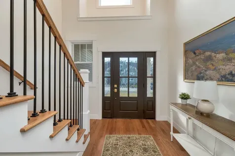 44 Lady Walsingham Way Laconia NH 03246