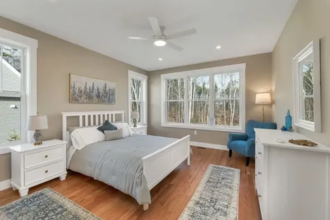 44 Lady Walsingham Way Laconia NH 03246